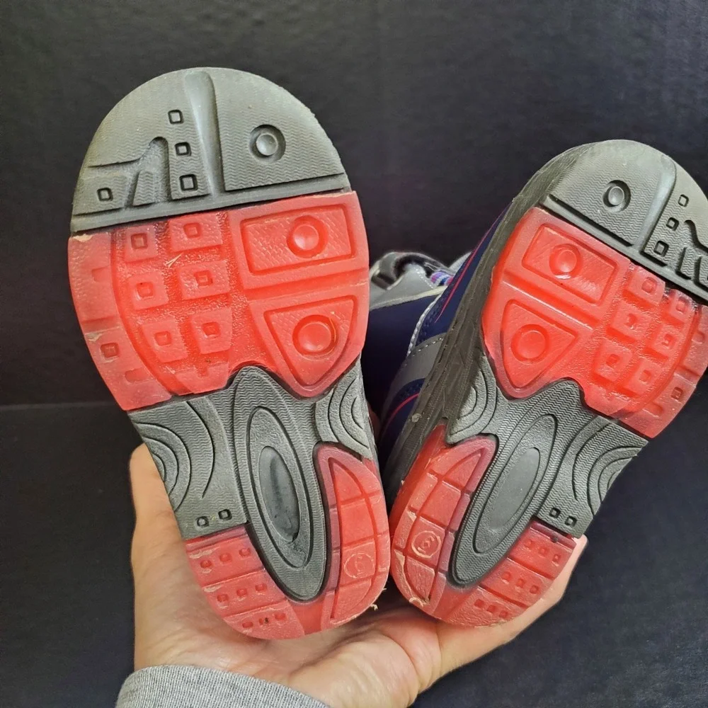 Flashing Boys Marvel Avenger Snow Boots Toddler Size 6‎ Light Up Blinking Soles